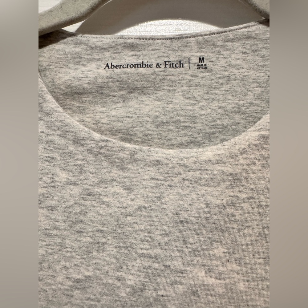 A&F Short-Sleeve Cotton-Blend Seamless Fabric Crew Bodysuit - Grey - Medium - Picture 4 of 7